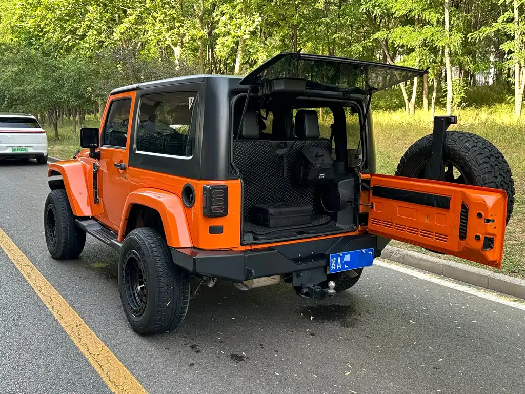Jeep Wrangler 2013 — фото 9