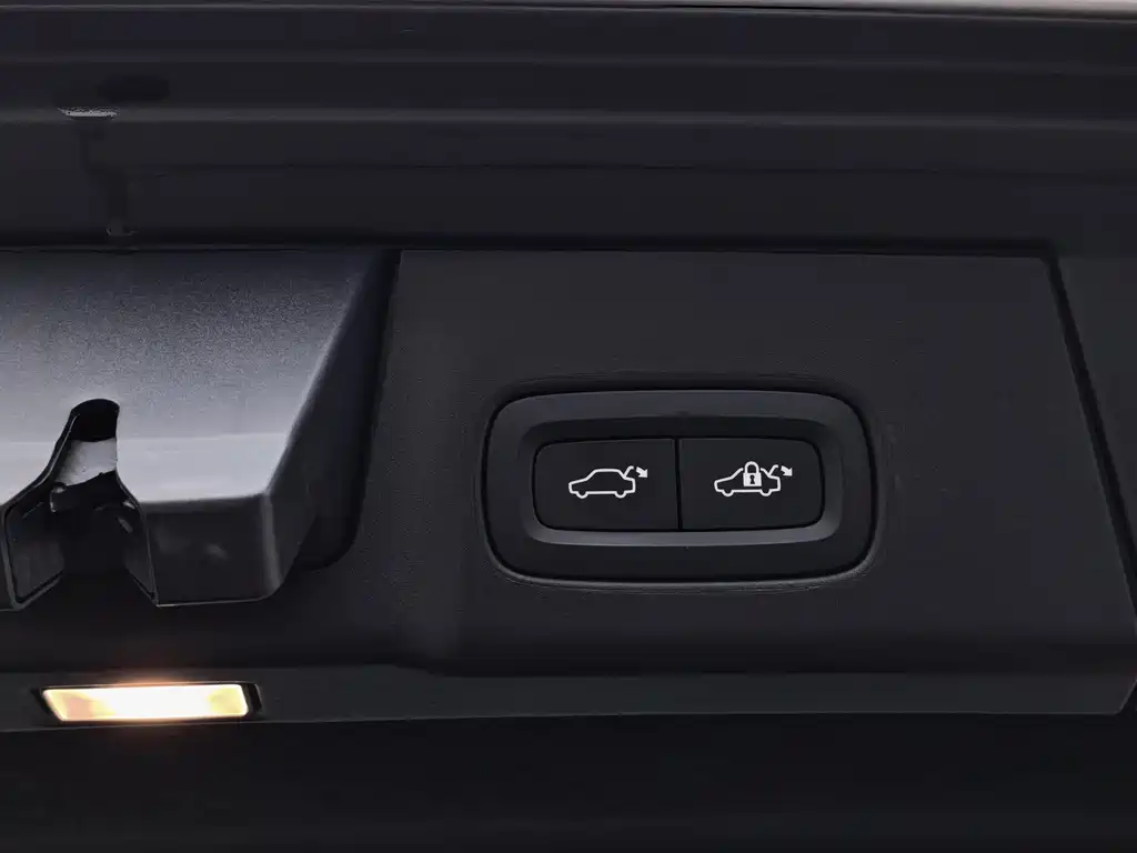 Volvo V90 2021 — фото 12