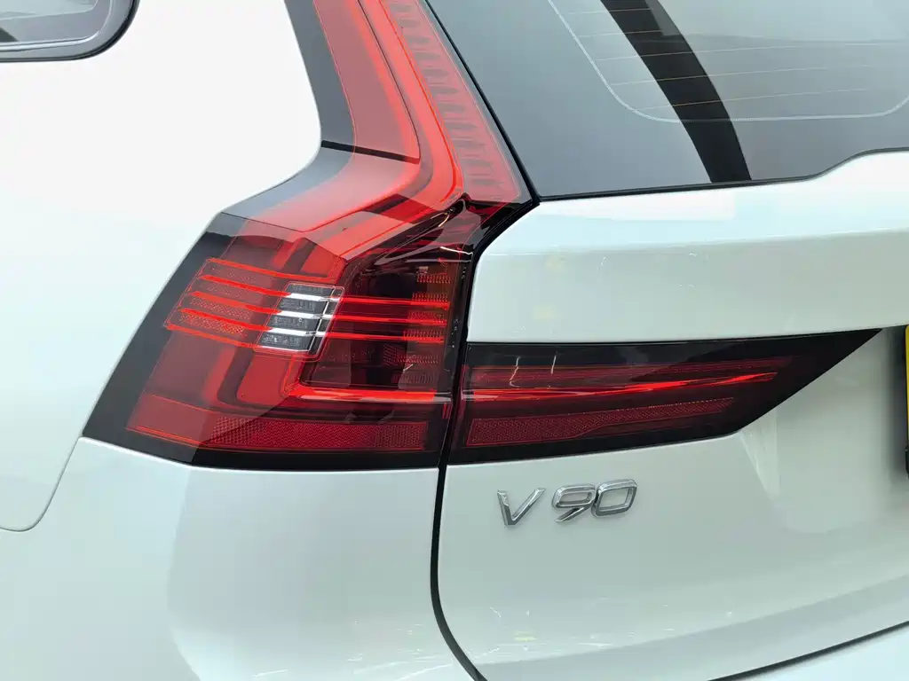 Volvo V90 2021 — фото 10