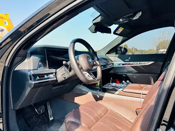 BMW i7 2023