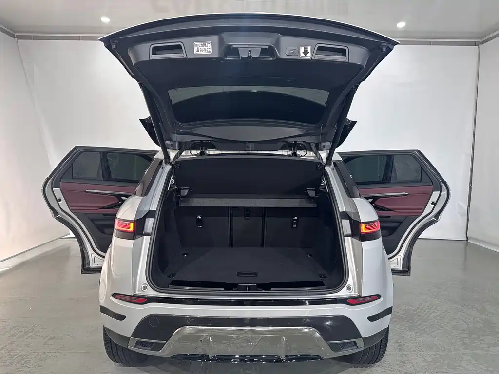 Land Rover Evoque 2023 — фото 17