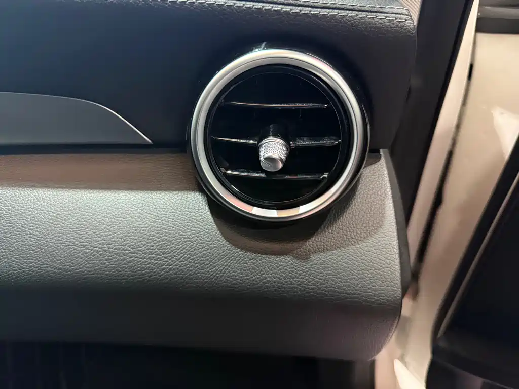Mercedes-Benz C-Class 2020