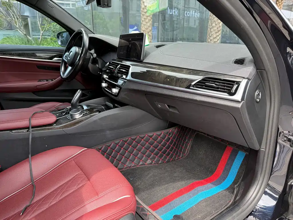 BMW 5 Series 2022 — фото 13