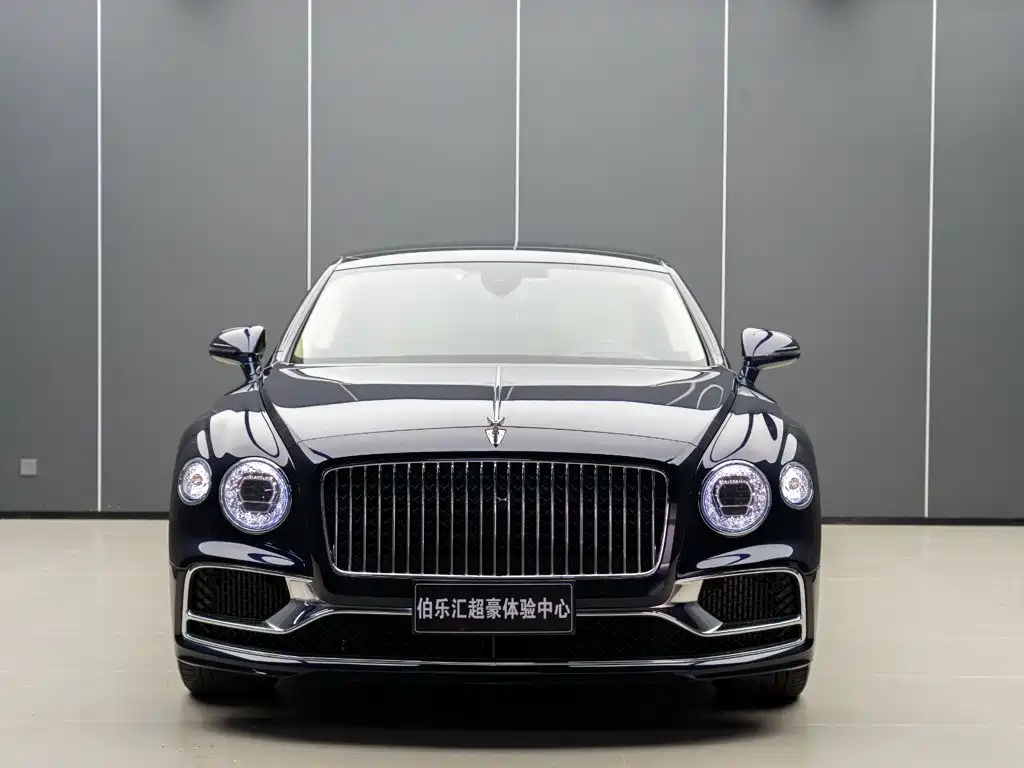 Bentley Flying Spur 2023 — фото 4