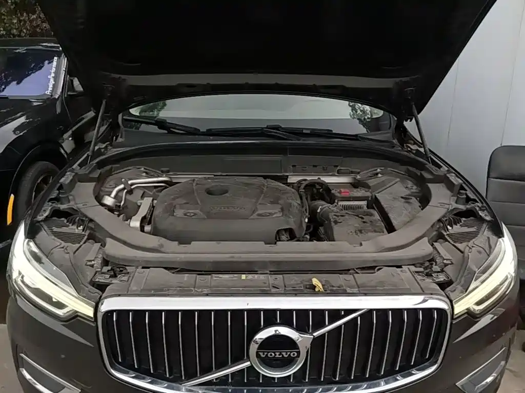 Volvo XC60 2019 — фото 20