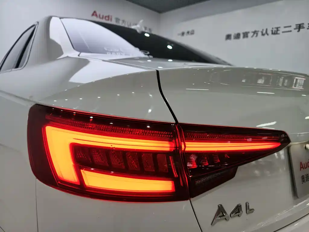 Audi A4L 2019 — фото 16
