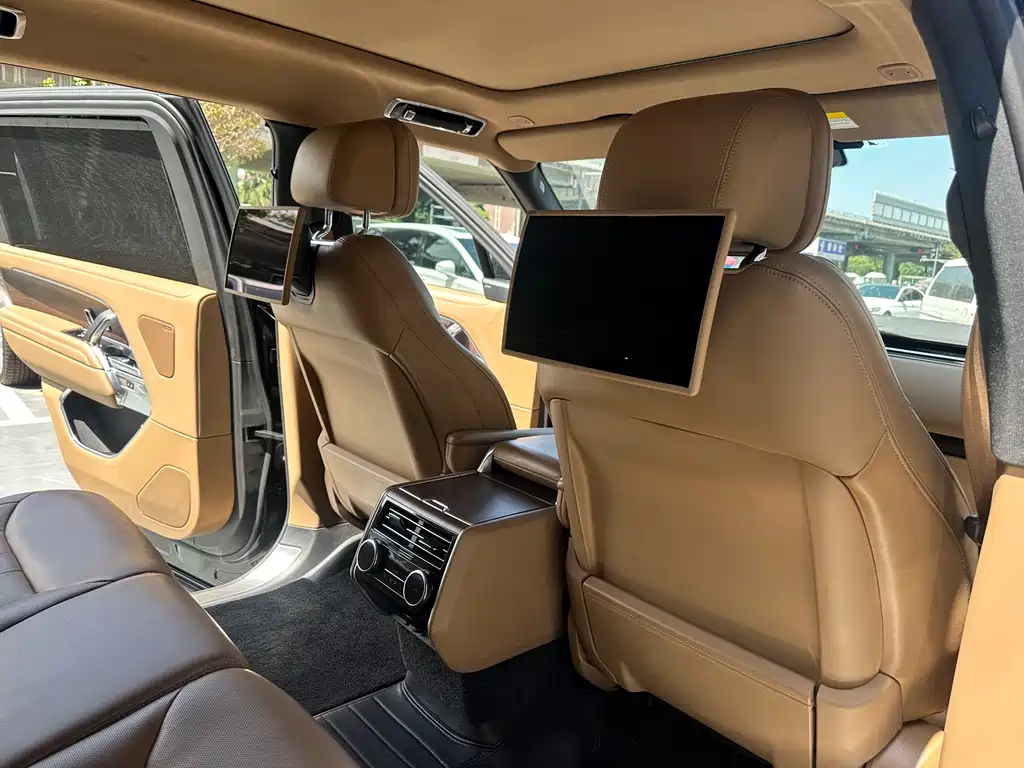 Land Rover Range Rover 2023 — фото 15