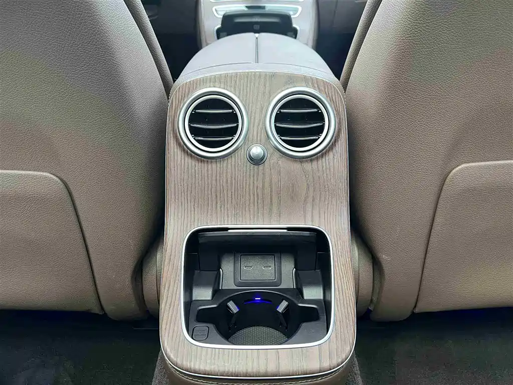 Mercedes-Benz E-Class 2022 — фото 27