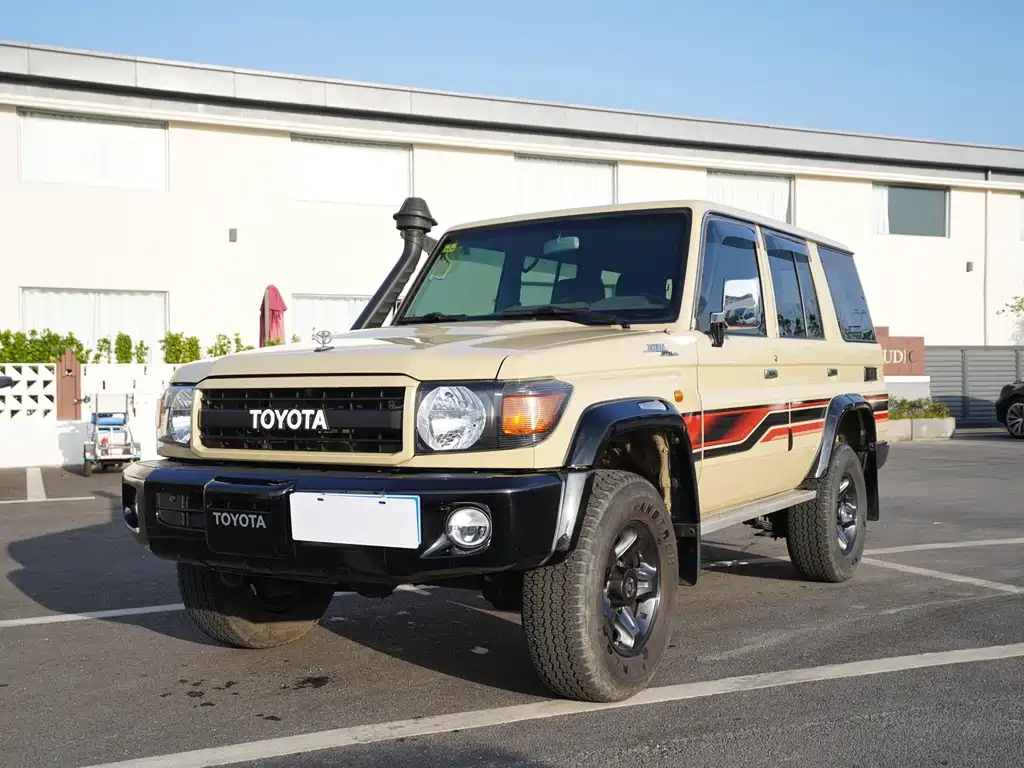 Toyota Land Cruiser 2016 — фото 23