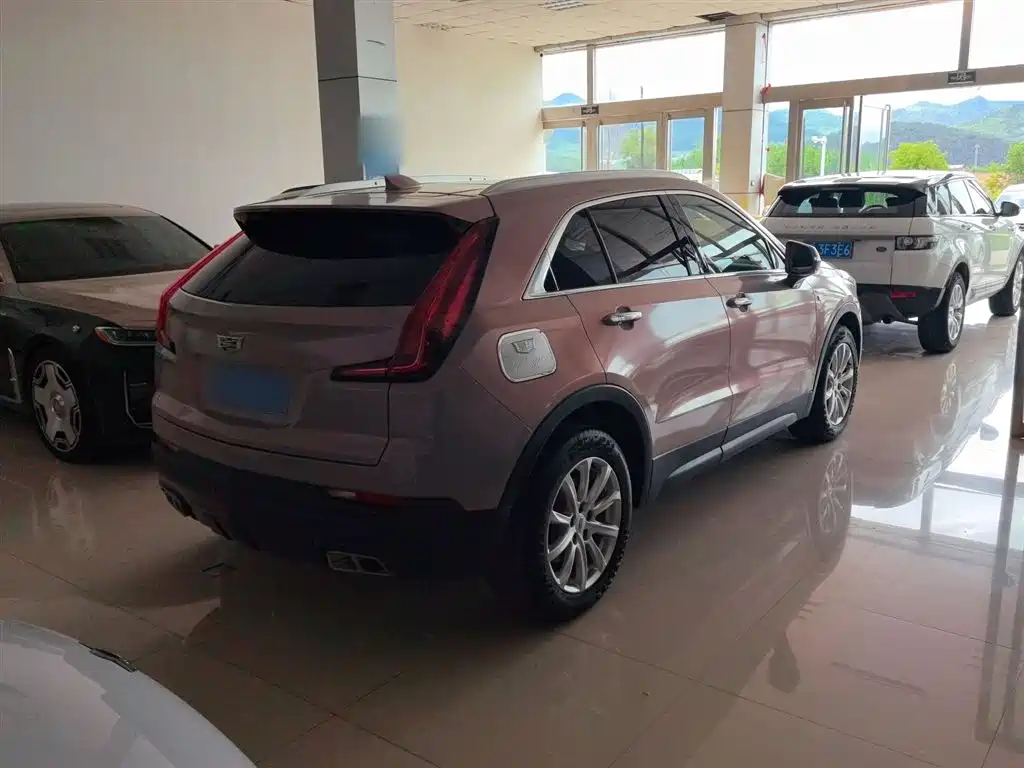 Cadillac XT4 2020 — фото 8
