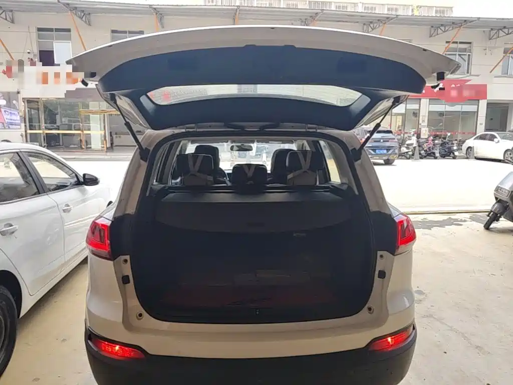 Zotye X5 2016 — фото 19