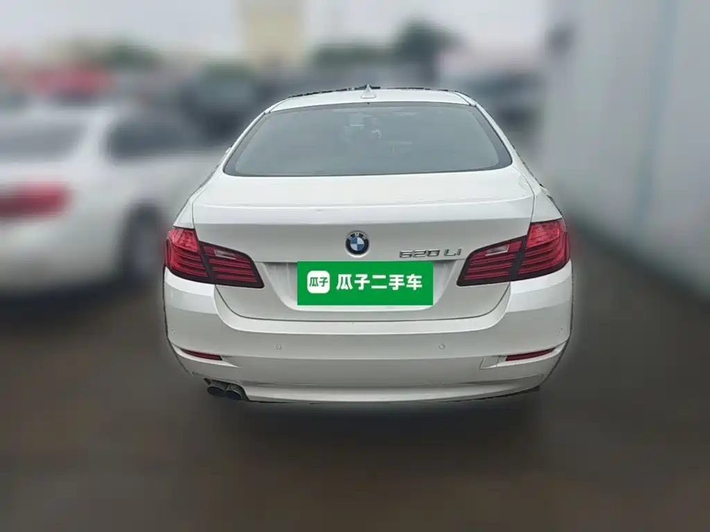 BMW 5 Series 2015 — фото 10