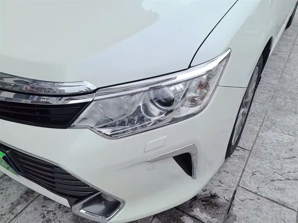 Toyota Camry 2016 — фото 24