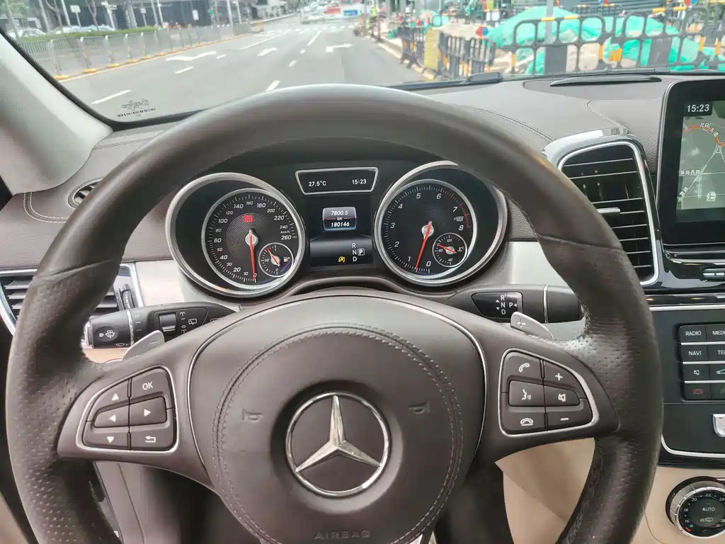 Mercedes-Benz GLS 2016 — фото 19