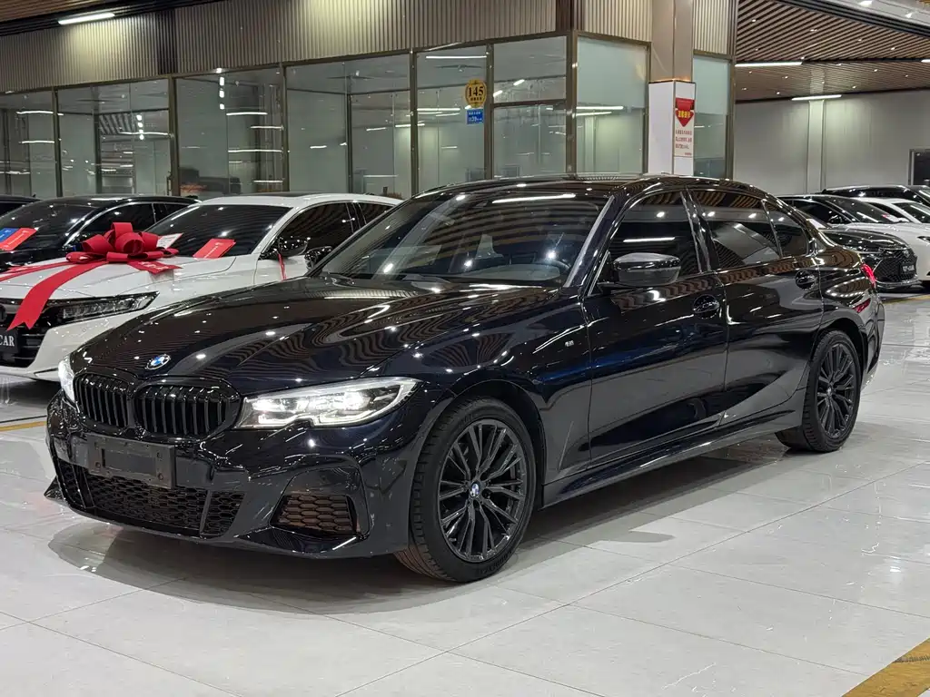 BMW 3 Series 2022 — фото 1