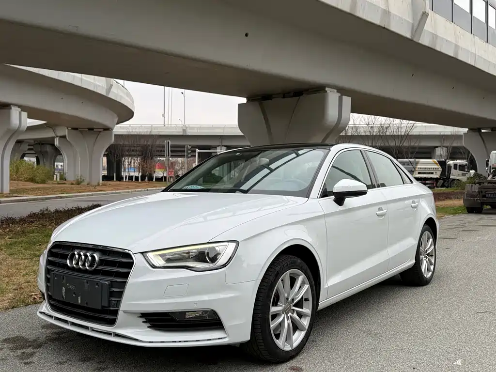 Audi A3 2015 — фото 1