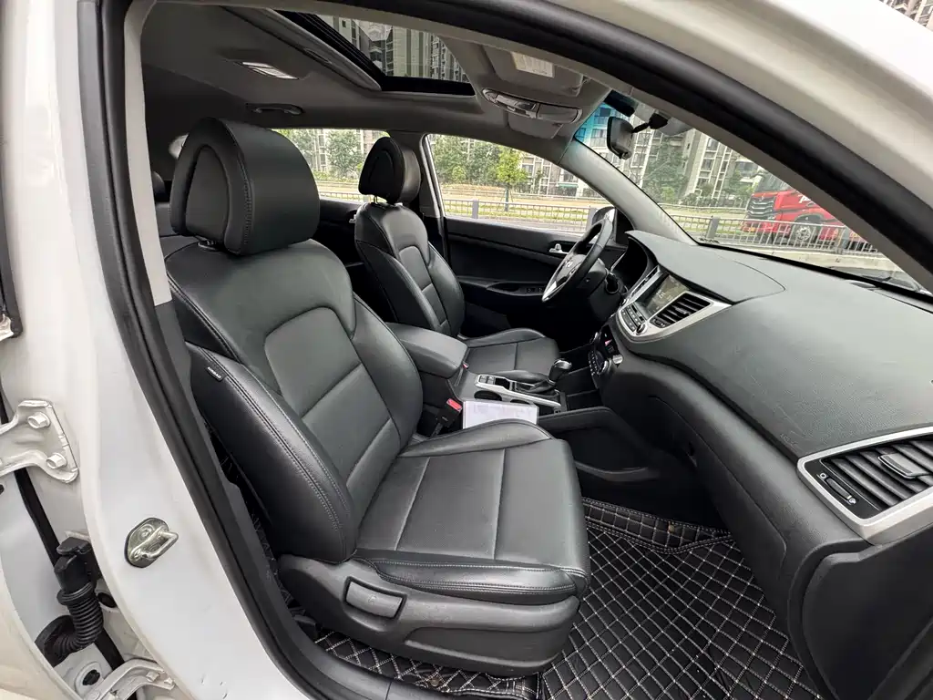 Hyundai Tucson 2017 — фото 9