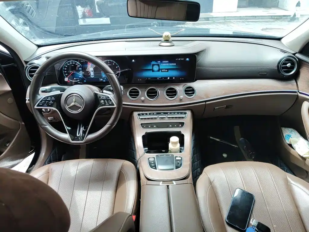 Mercedes-Benz E-Class 2022 — фото 10
