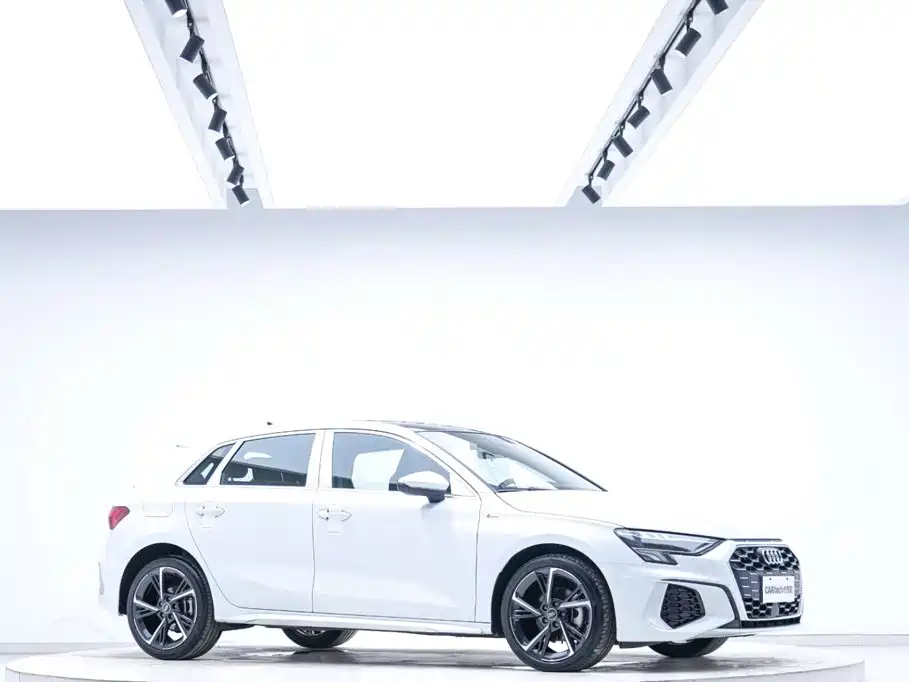 Audi A3 2023 — фото 5
