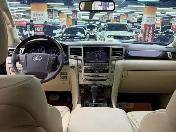 Lexus LX 2013