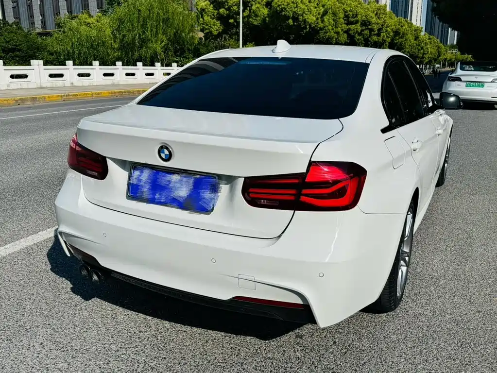 BMW 3 Series 2019 — фото 12