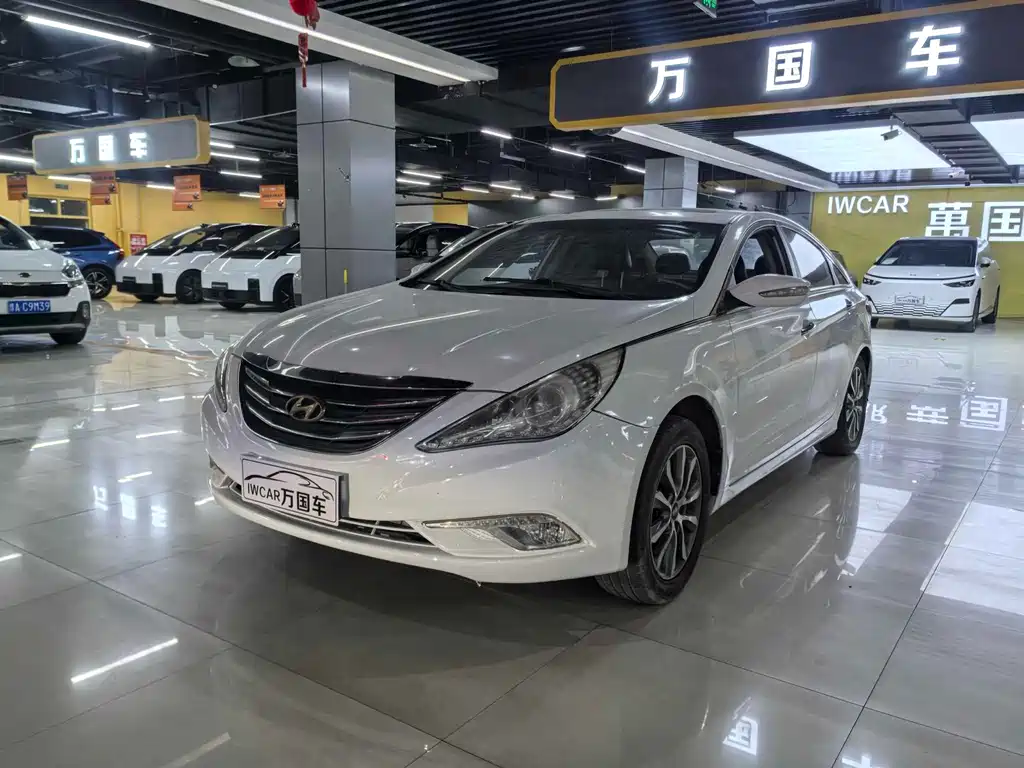 Hyundai Sonata 2014 — фото 1