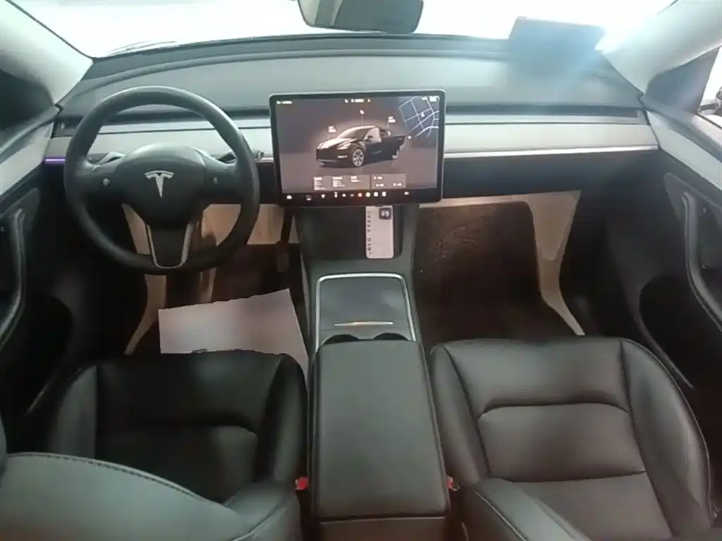 Tesla Model Y 2024 — фото 10