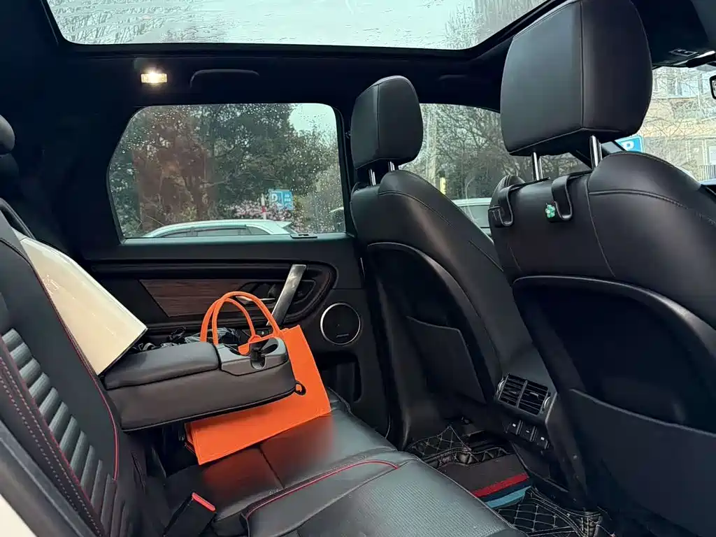 Land Rover Discovery Sport 2020 — фото 8