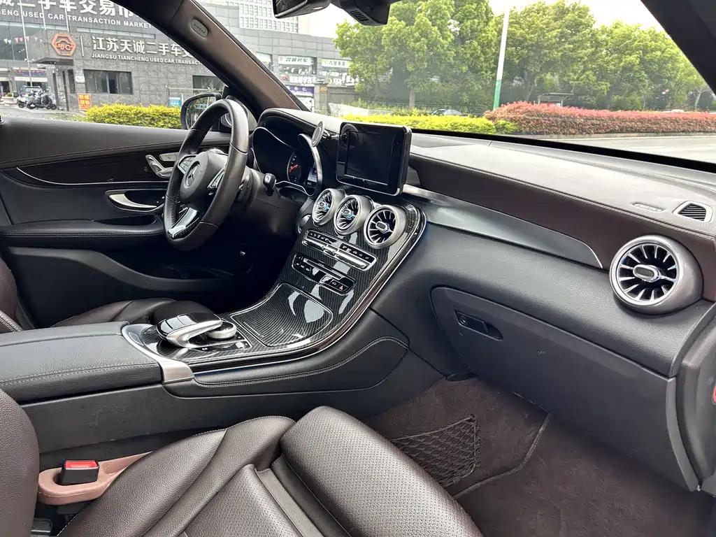 Mercedes-Benz GLC 2017 — фото 13