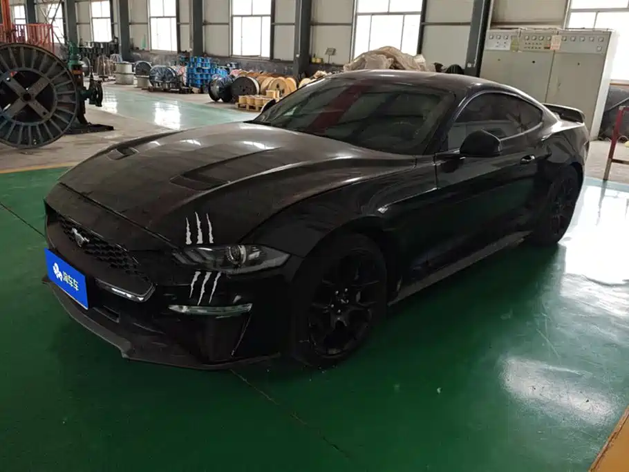 Ford Mustang 2019 — фото 1