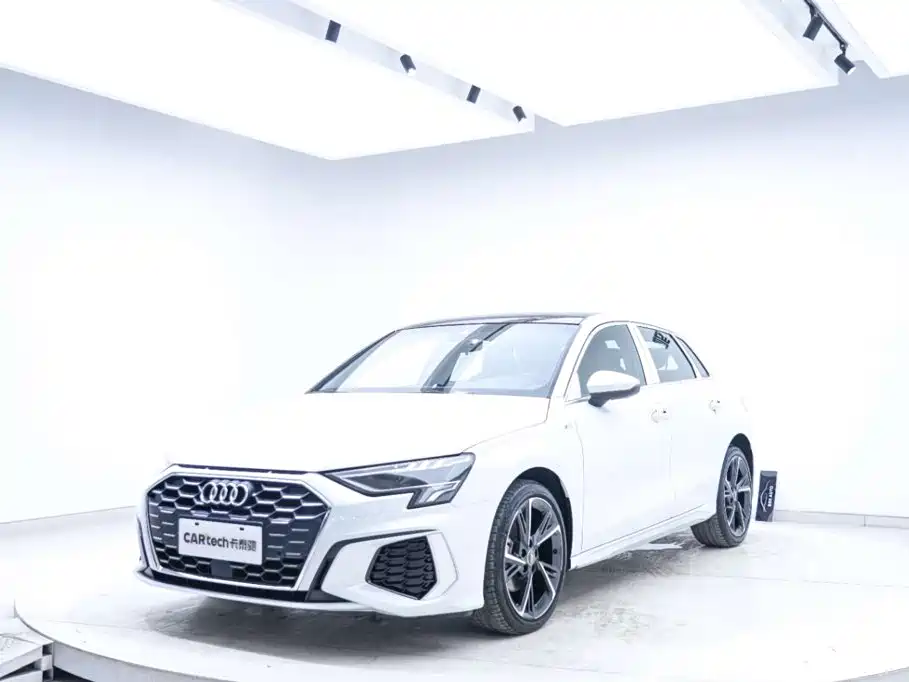 Audi A3 2023 — фото 9