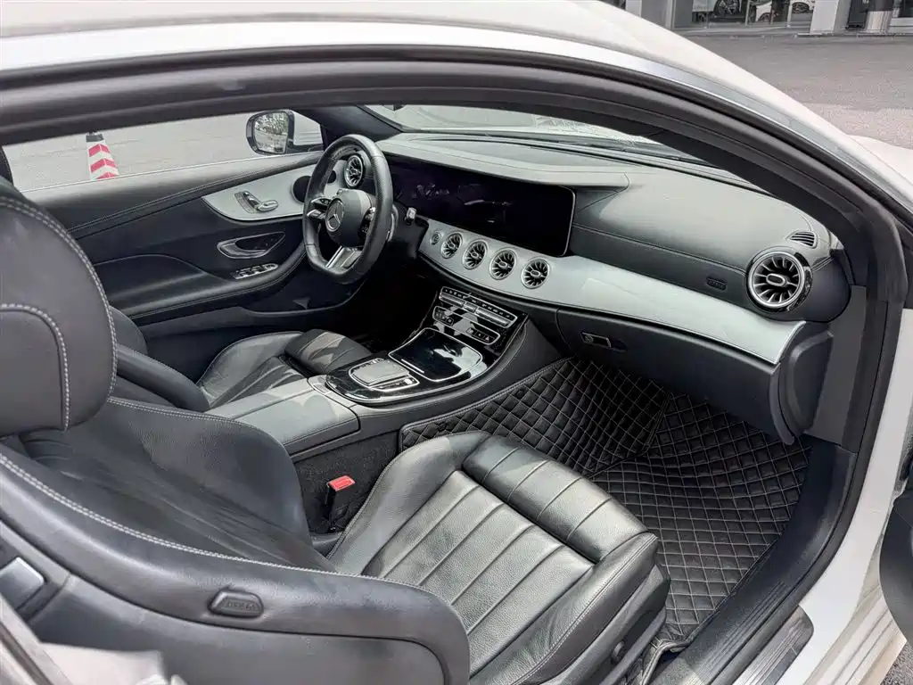Mercedes-Benz E-Class 2023 — фото 11