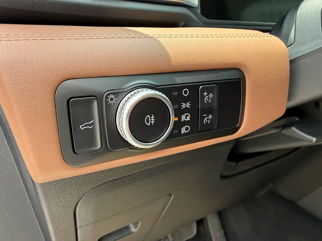 Ford Explorer 2023 — фото 14