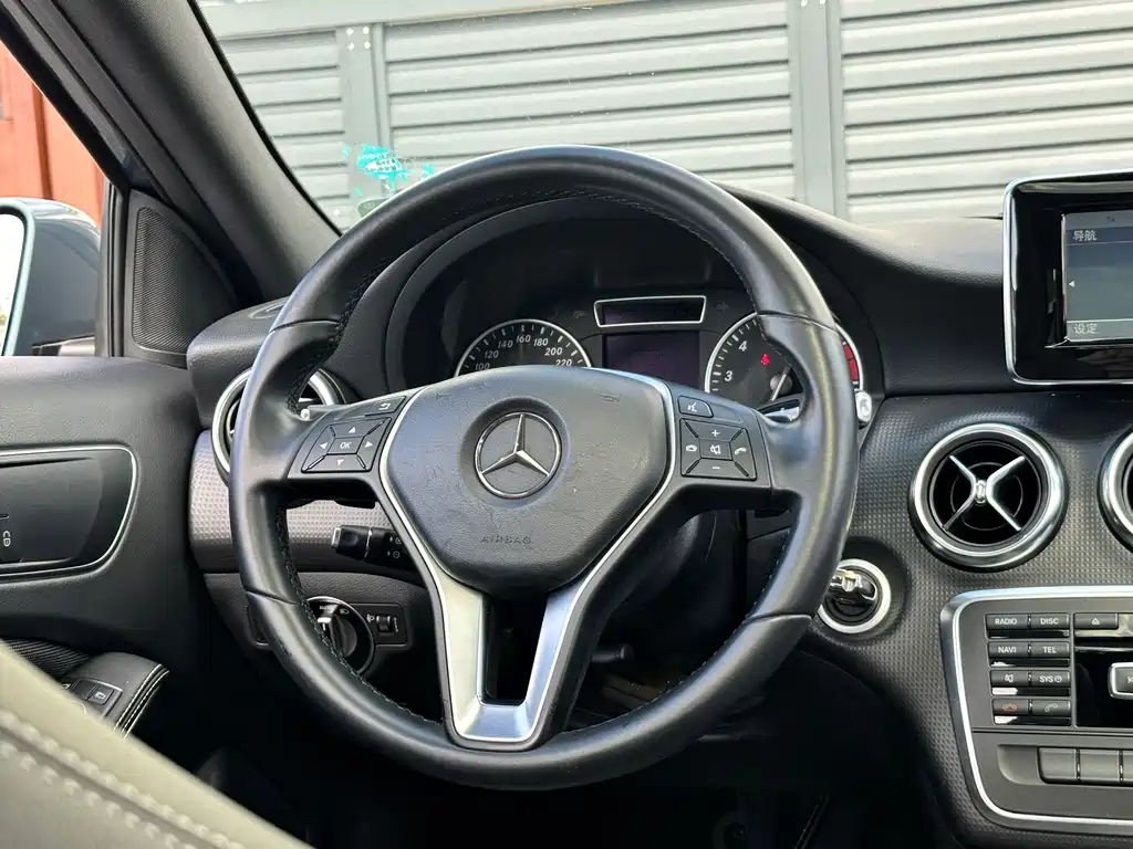 Mercedes-Benz A-Class 2014 — фото 22