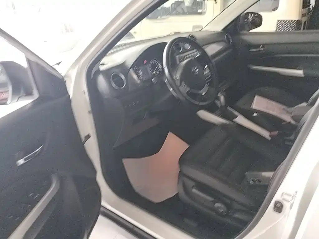 Suzuki Vitara 2018 — фото 16