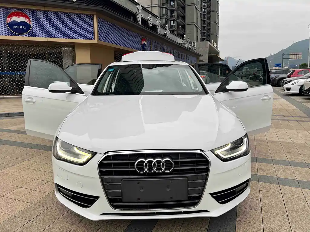 Audi A4L 2015