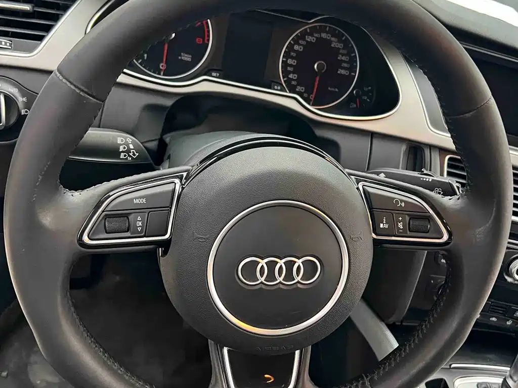 Audi A4L 2015 — фото 8