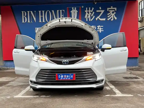 Toyota Sienna 2023