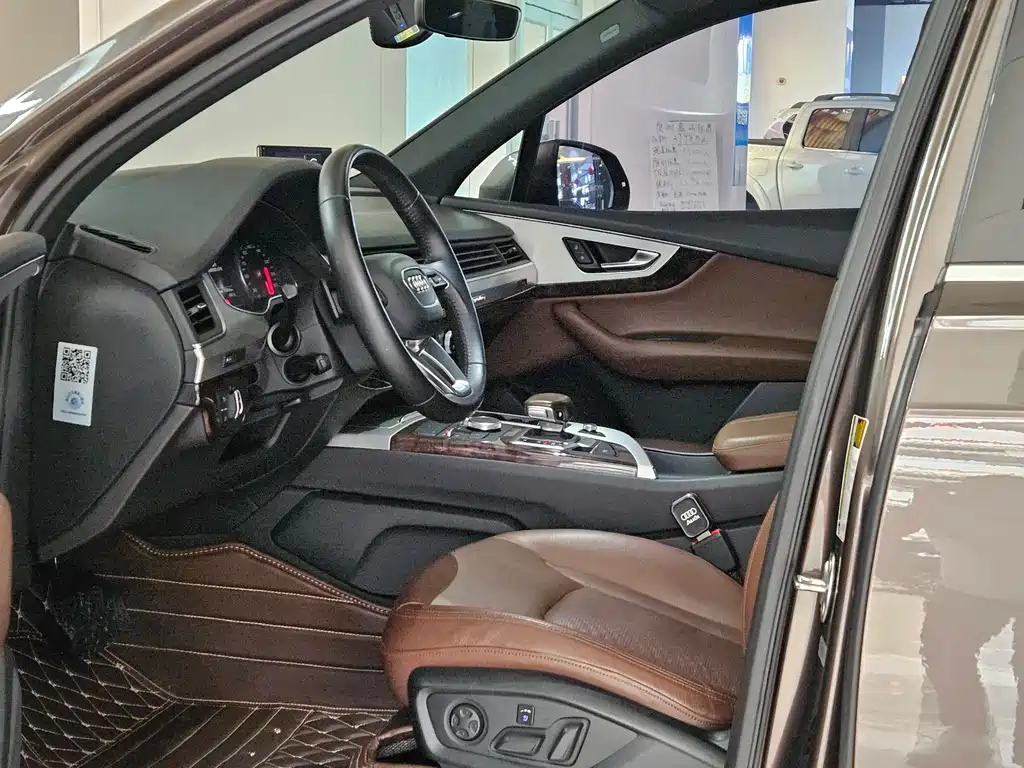 Audi Q7 2016 — фото 11