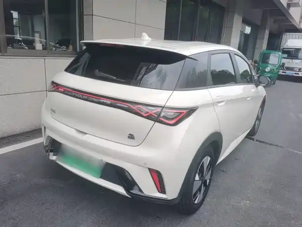 BYD Dolphin 2023