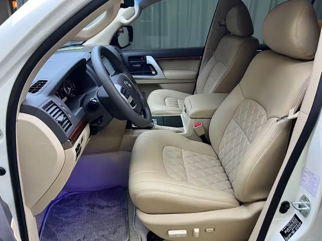 Toyota Land Cruiser 2015 — фото 10