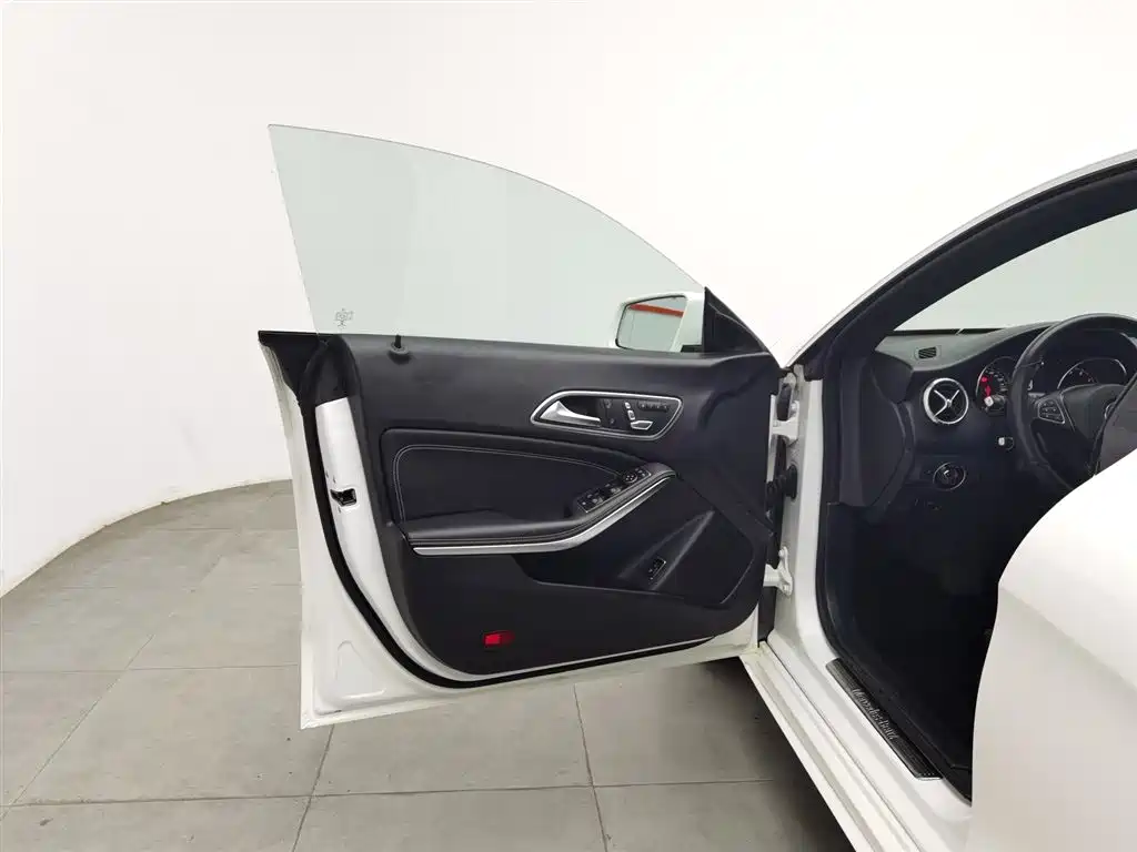 Mercedes-Benz CLA 2018 — фото 8