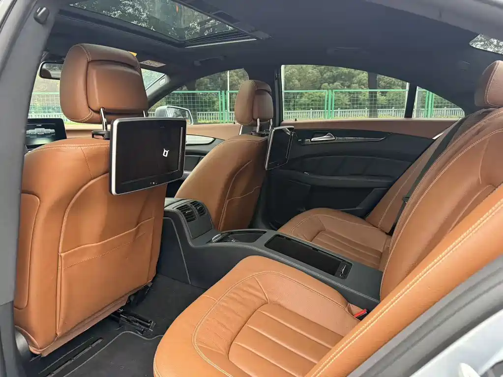 Mercedes-Benz CLS 2015 — фото 16
