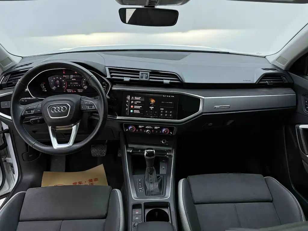 Audi Q3 2023 — фото 24
