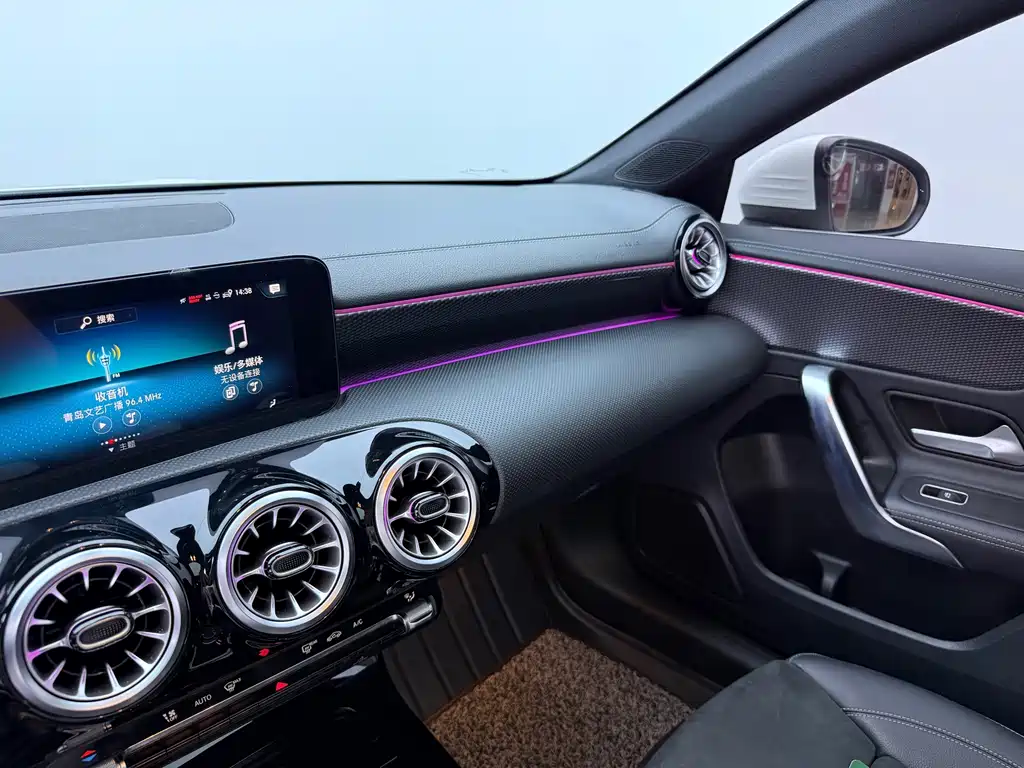 Mercedes-Benz A-Class 2022 — фото 11
