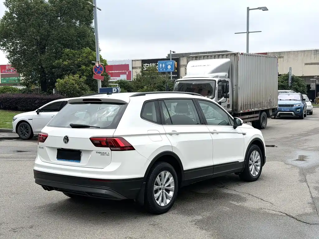 Volkswagen Tiguan L 2018 — фото 9