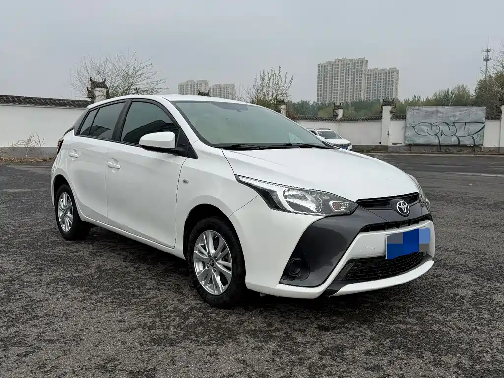 Toyota Yaris L 2019 — фото 3