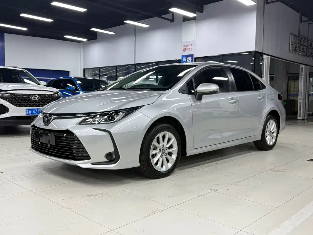 Toyota Corolla 2021 — фото 1