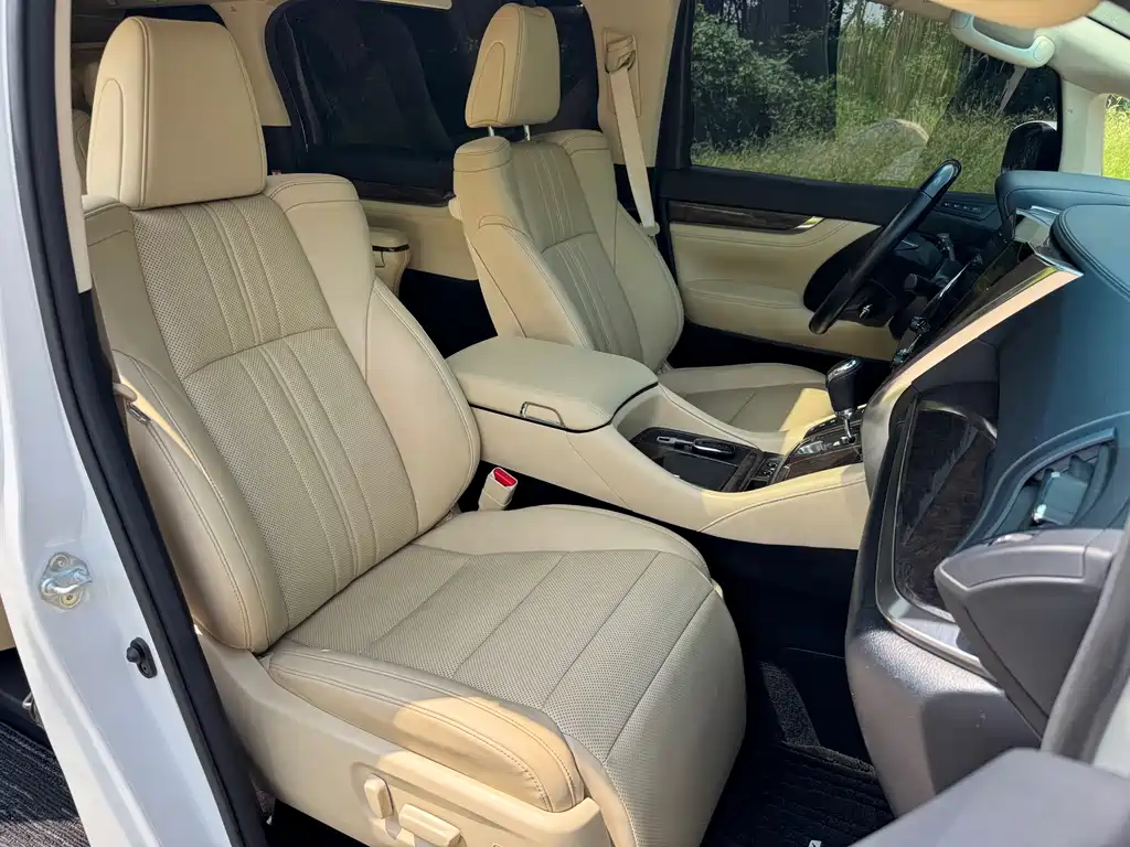 Toyota Alphard 2021 — фото 14