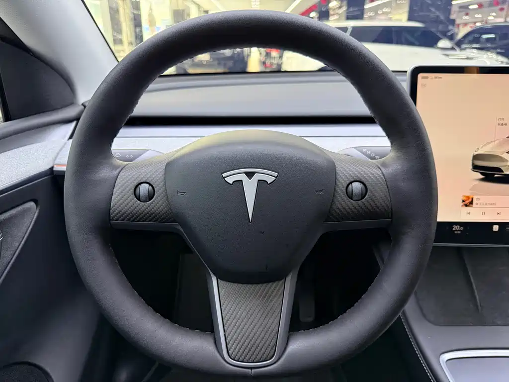 Tesla Model Y 2022 — фото 11